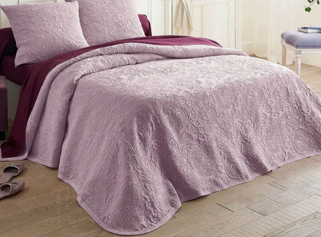 100% polyester embroidered quilt