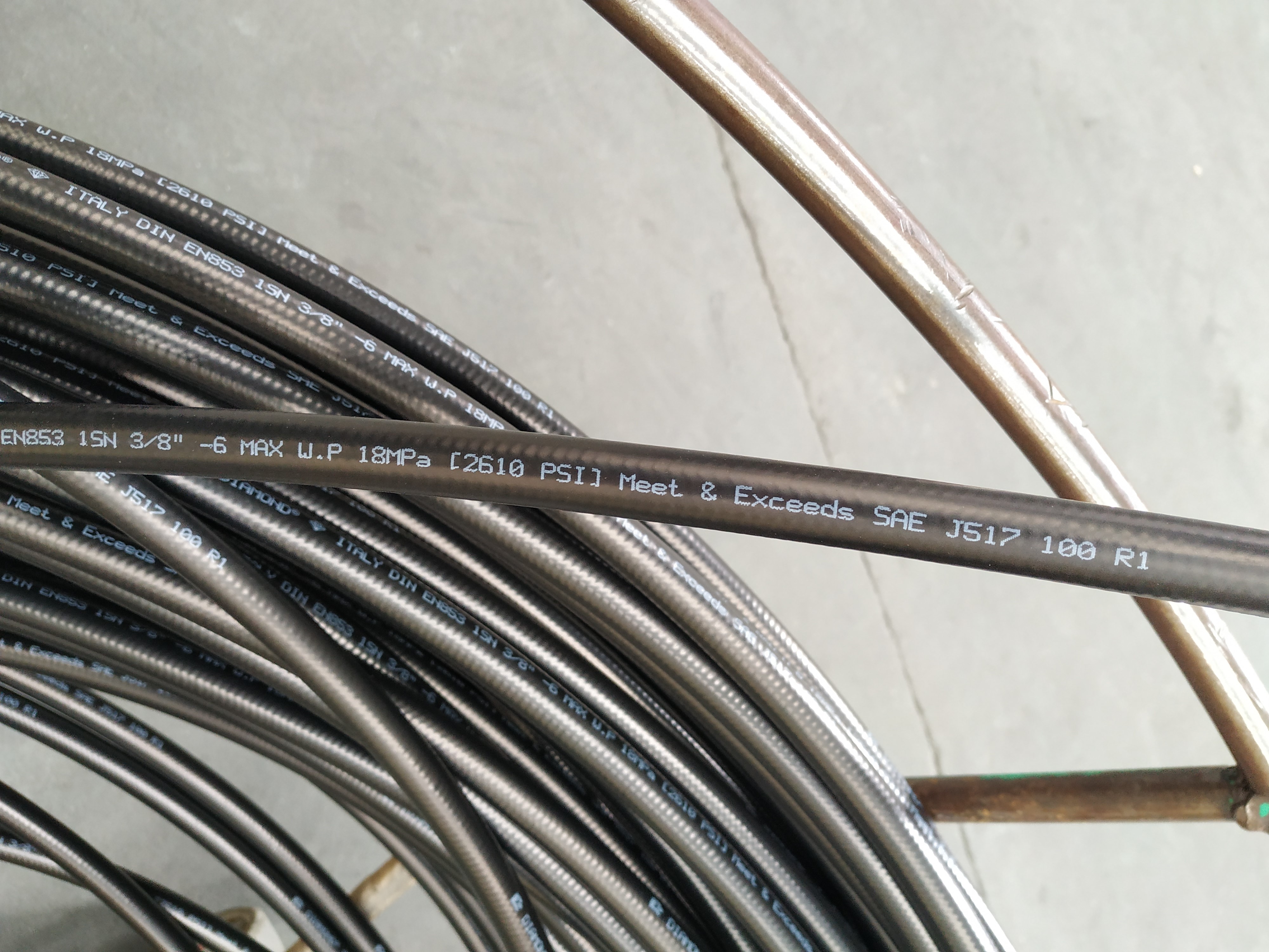 Braided hydraulic hose EN853 1SN (Smooth surface）
