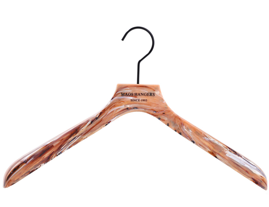 New design marble plastic hanger with shoulder pad