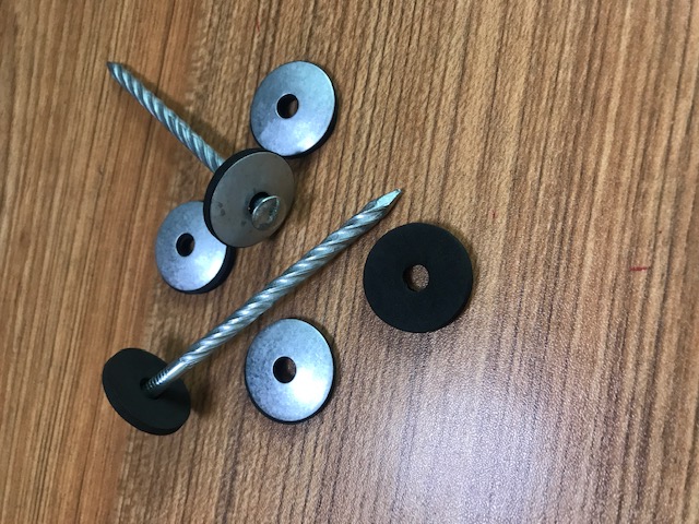 3.5x75 roofing screw with rubber and washer