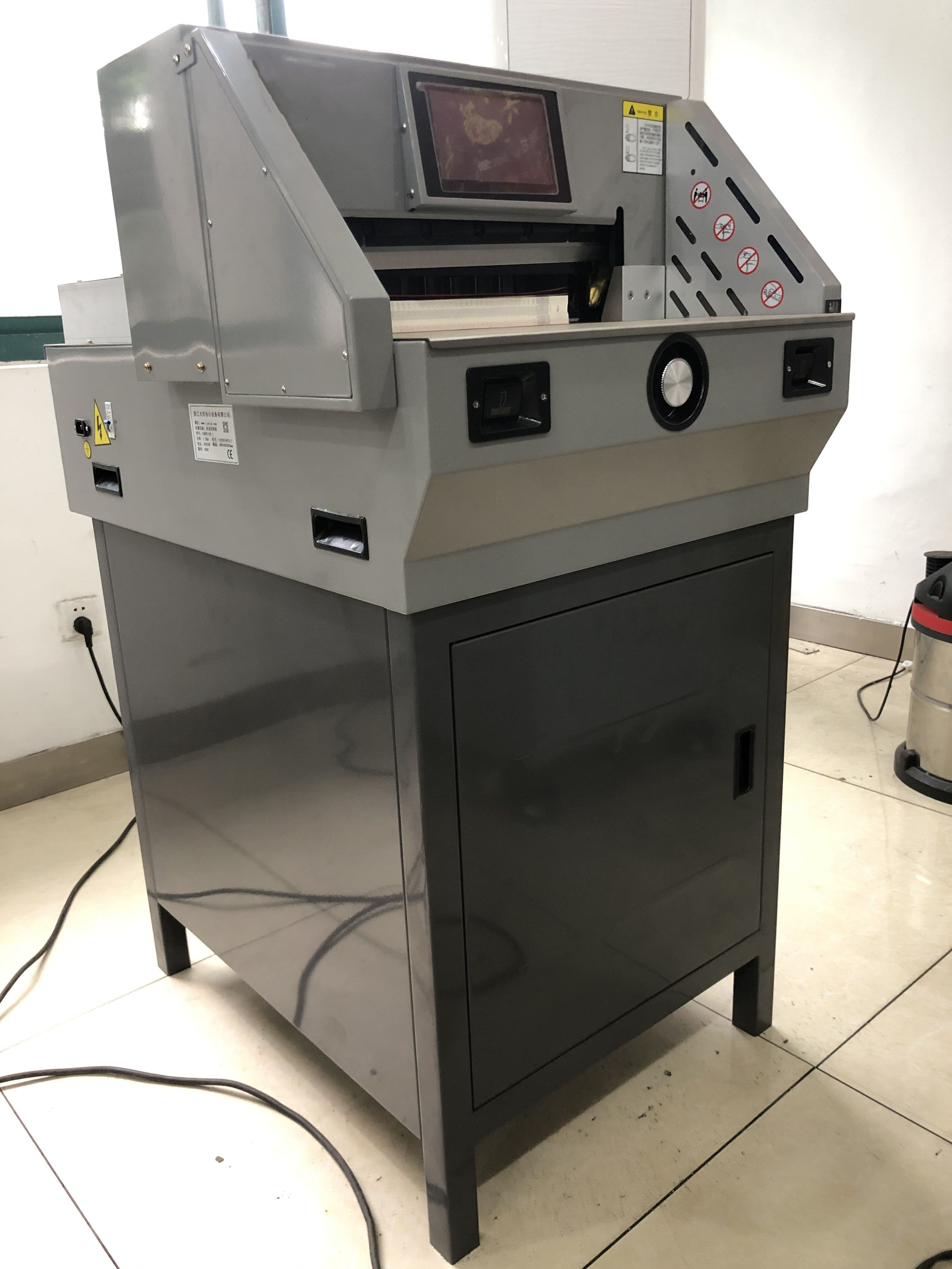 Paper Cutter E460T