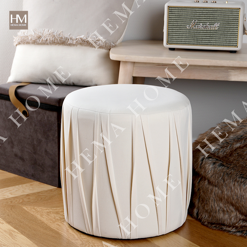 1 Round Pouf