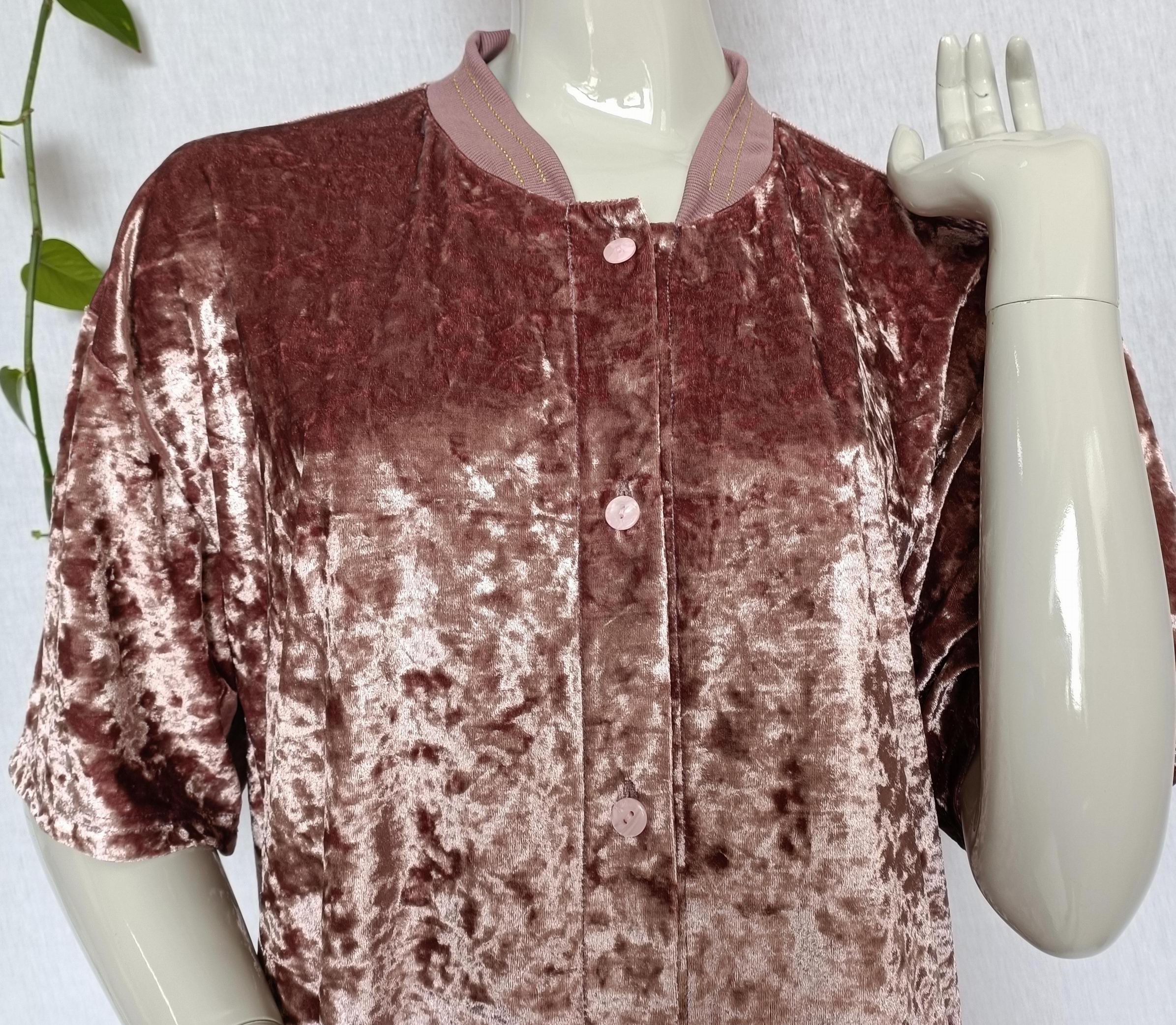 Ladies velvet nightie