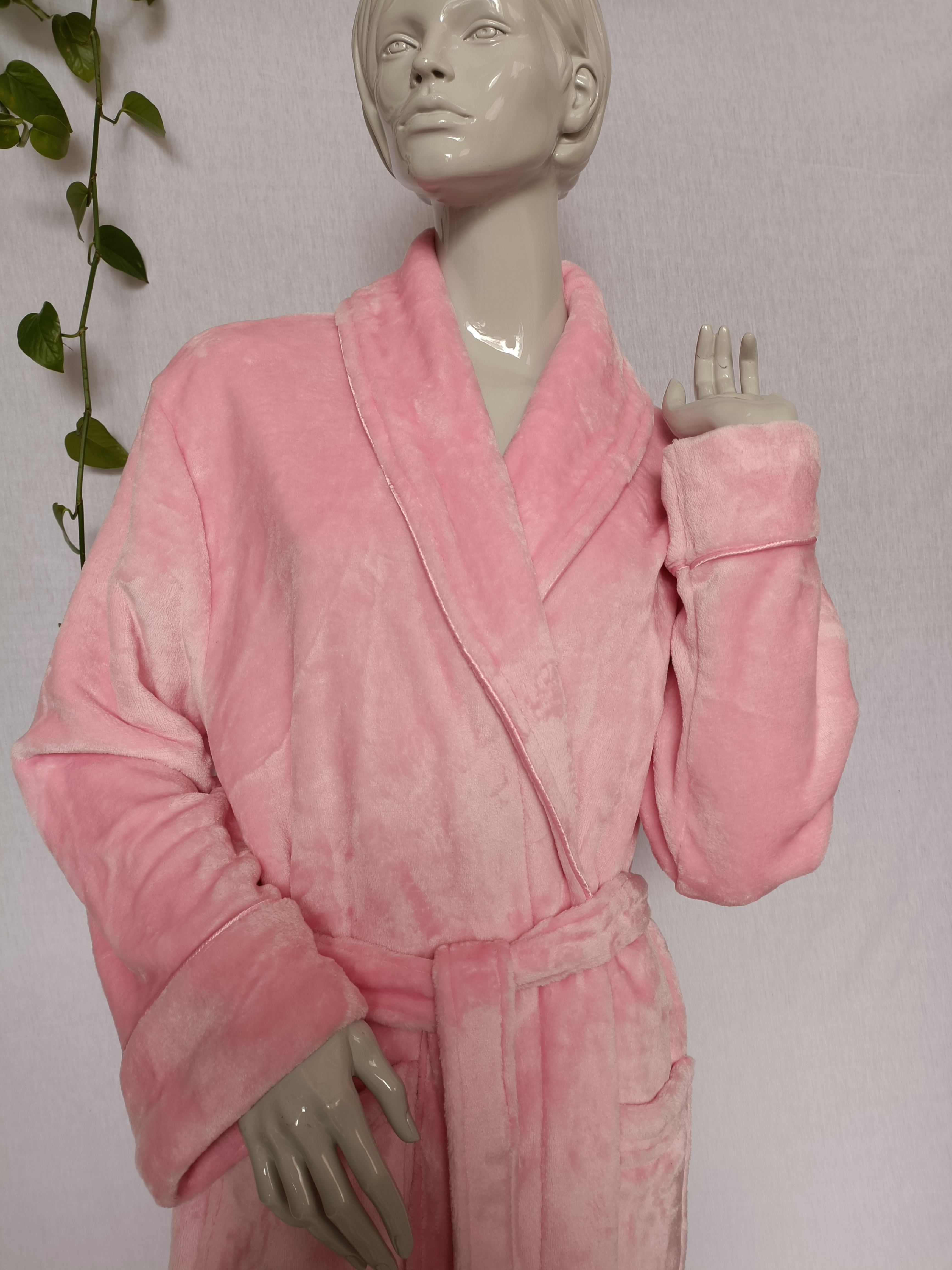 Women's satin piping fleece robes
