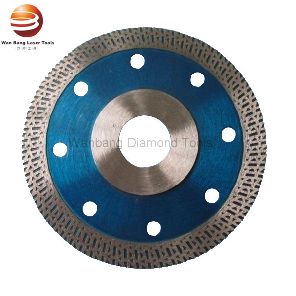 Sintered Diamond Saw Blade for Cutting Ceramic Tiles and Vitrified Brick