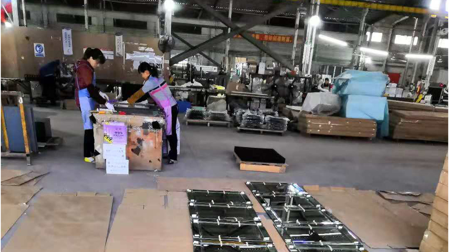 Yangjiang Jiuneng Smart Home Technology Co., Ltd. – European decorative mirror 2