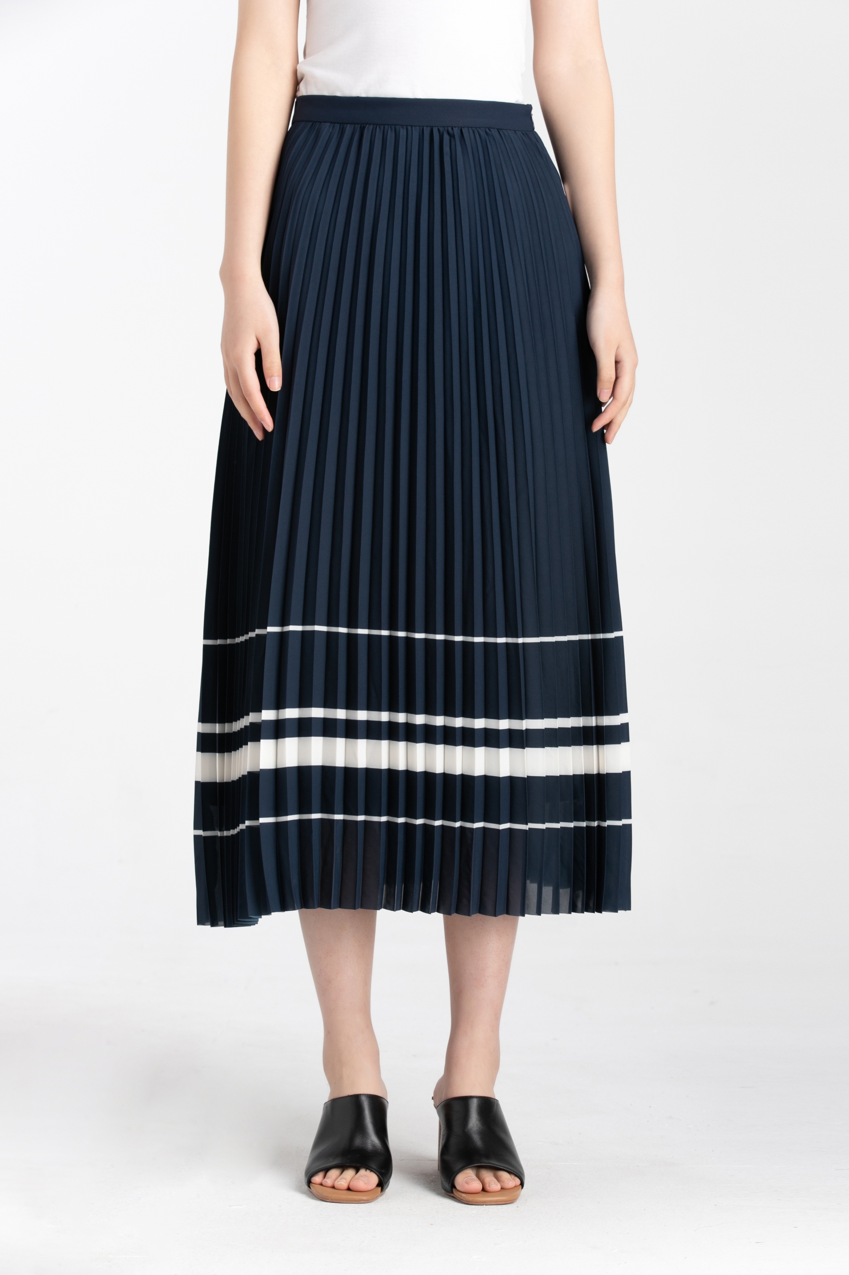 Women new pattern contrast color pleated long skirt