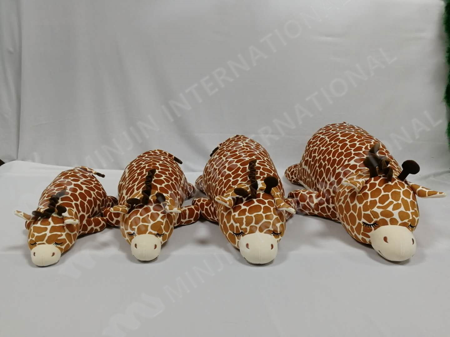 Custom fashion hot sale High quality soft stuffed plush toy cute giraffe