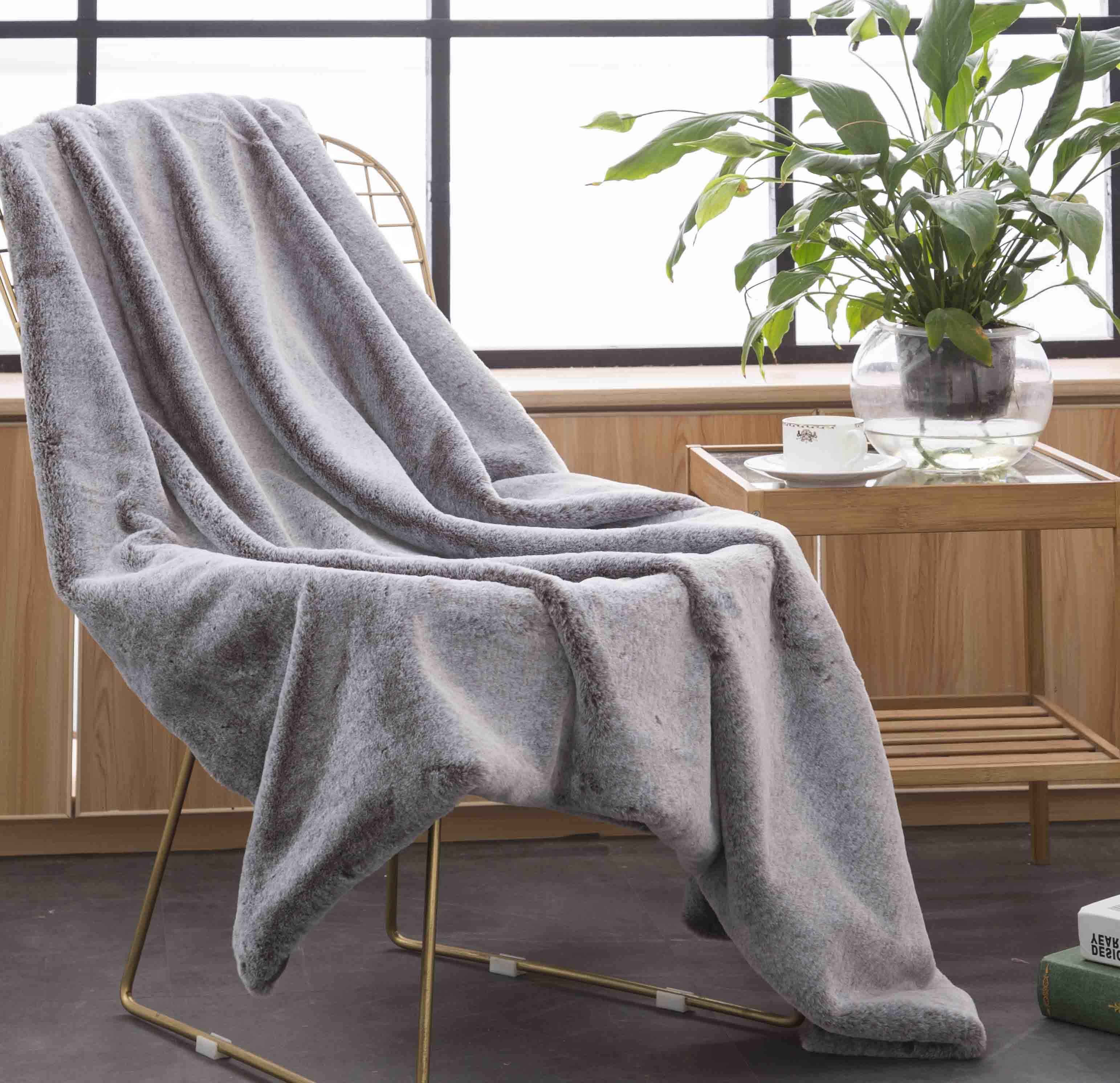 Super soft fur blankets warm faux fur blanket throw wholesale luxury rabbit fur throw blankets