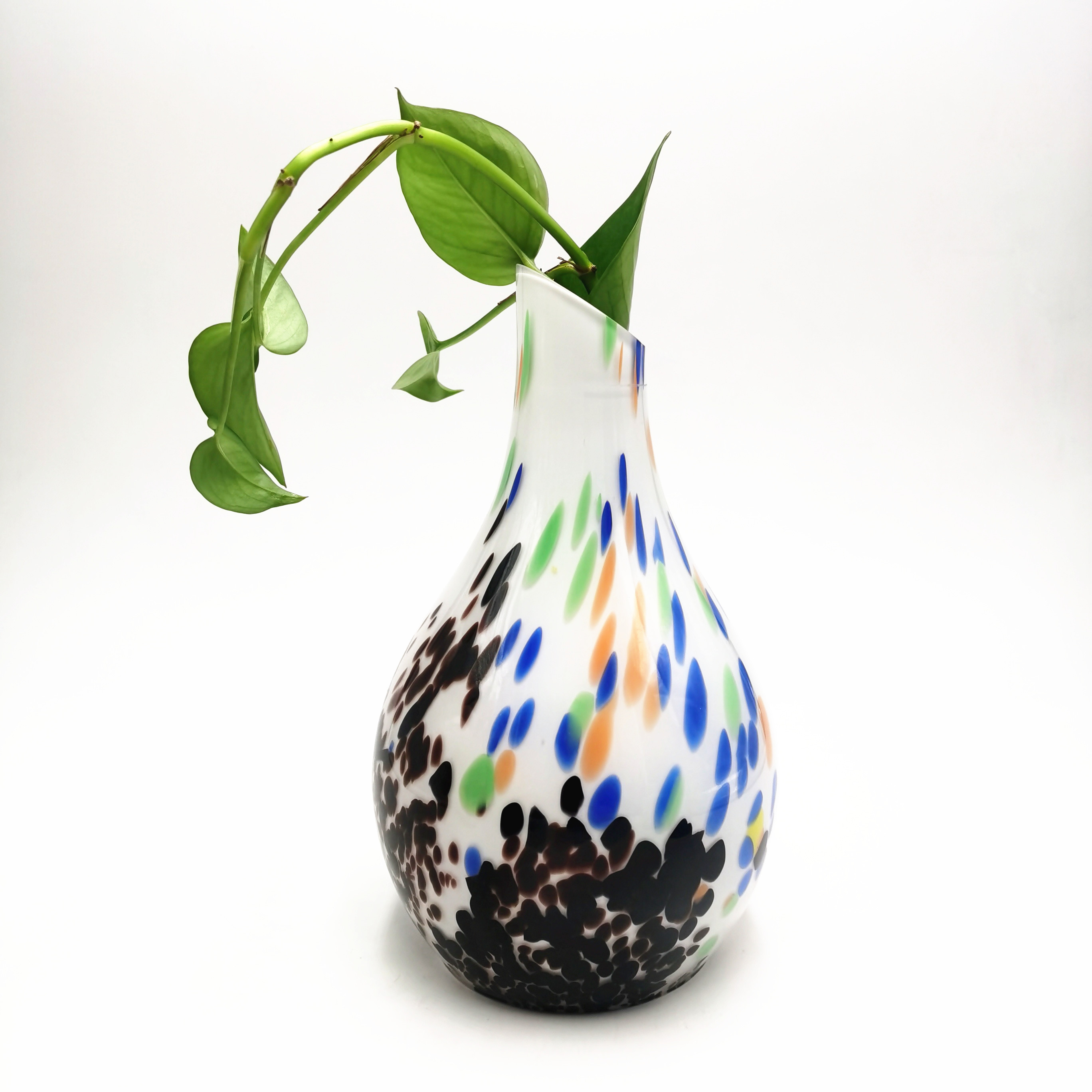 Hot selling black colored spotts with white glass vase for home decoration