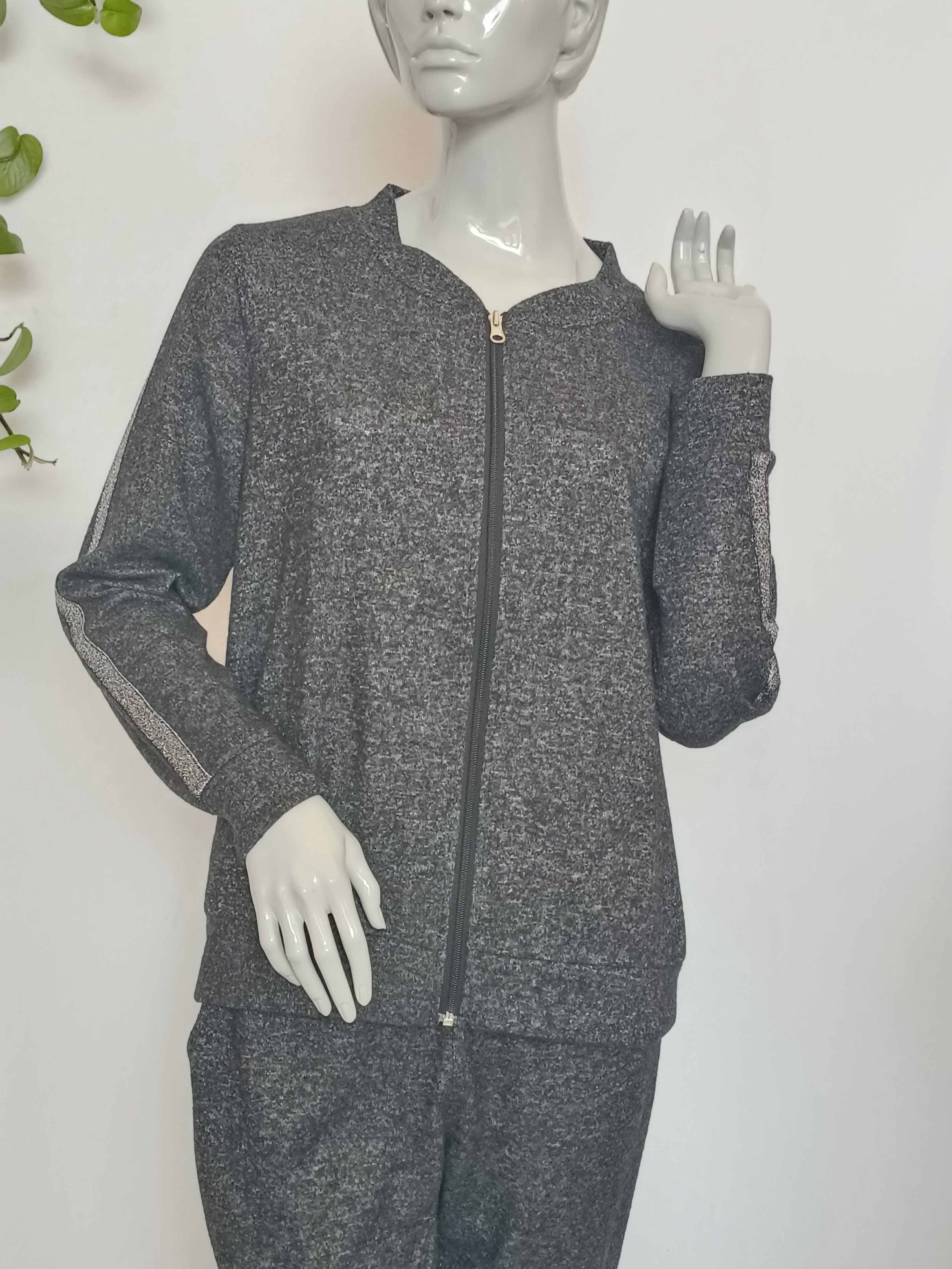 Ladies loungewear in hacci fabric with silver stripe