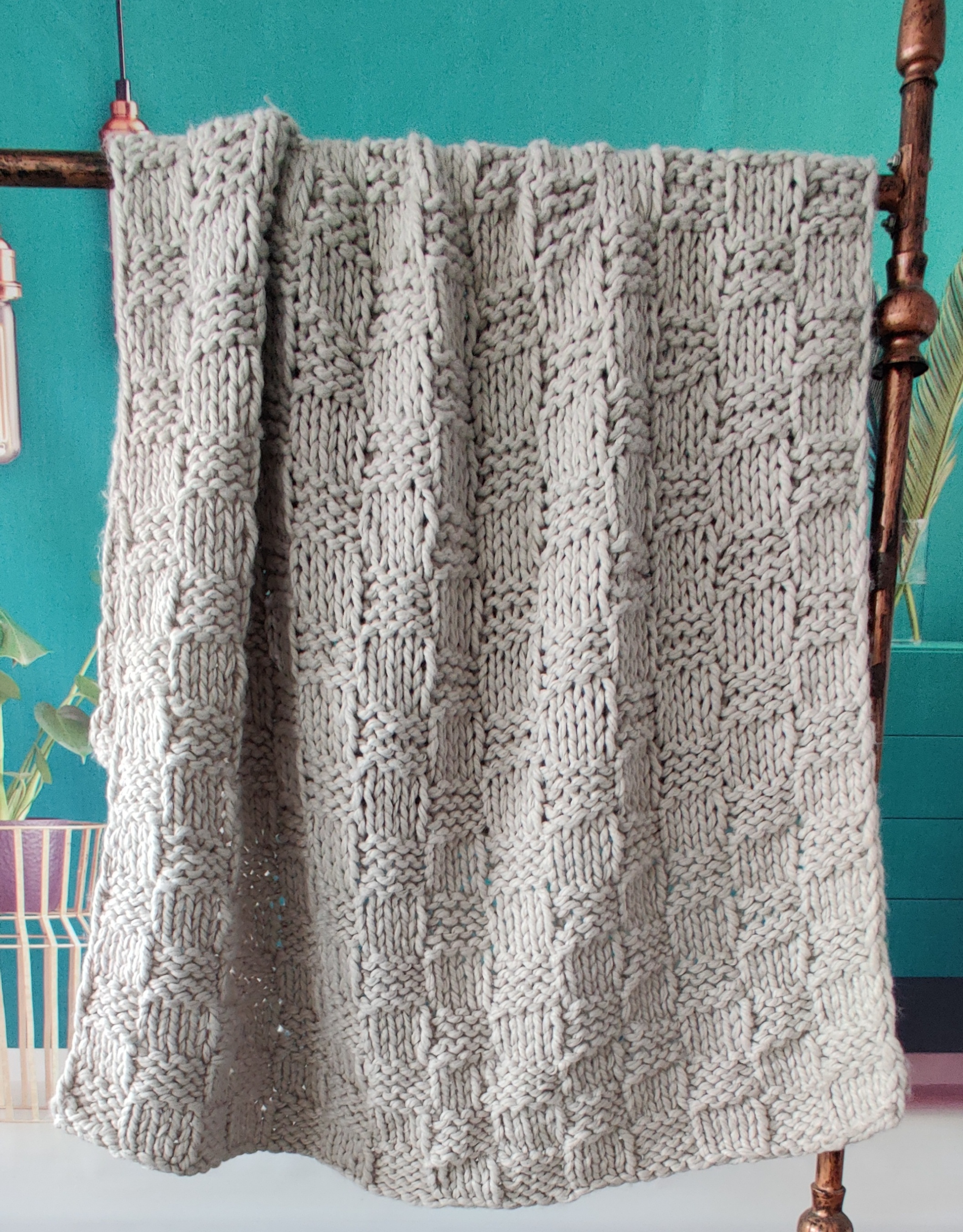 Comfortable soft fabric for new knitting blanket of 2023