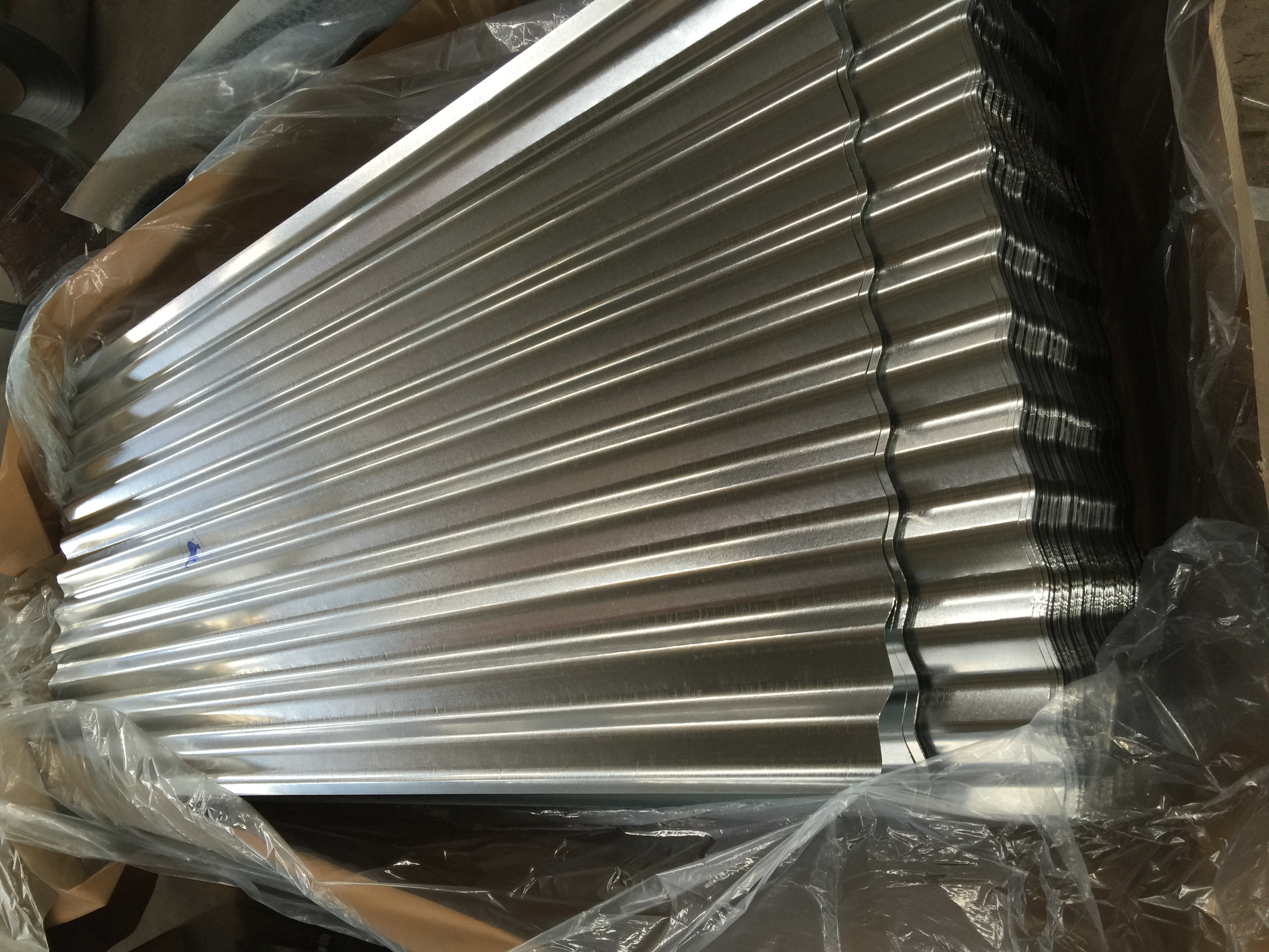 Corrugated Steel Sheet 0.4mm Galvanized Steel Metal Roof Plate