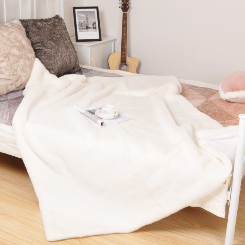 Super soft fur blankets warm faux fur blanket throw wholesale luxury rabbit fur throw blankets