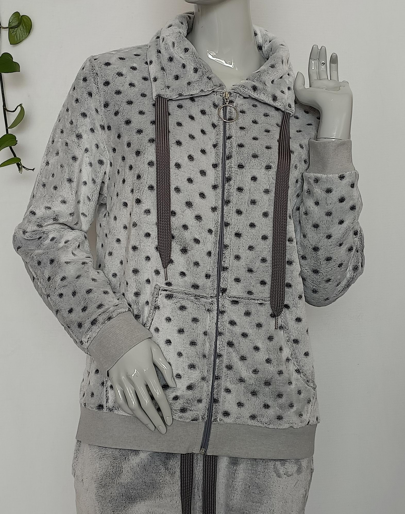 Ladies back print embossed flannel fluffy zip loungewear，pyjamas set