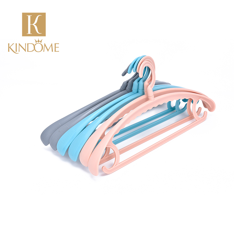 KINDOME AMAZON Hot Sale Multi Function Extra Wide Anti Slip Shoulder Plastic Clothes Hanger