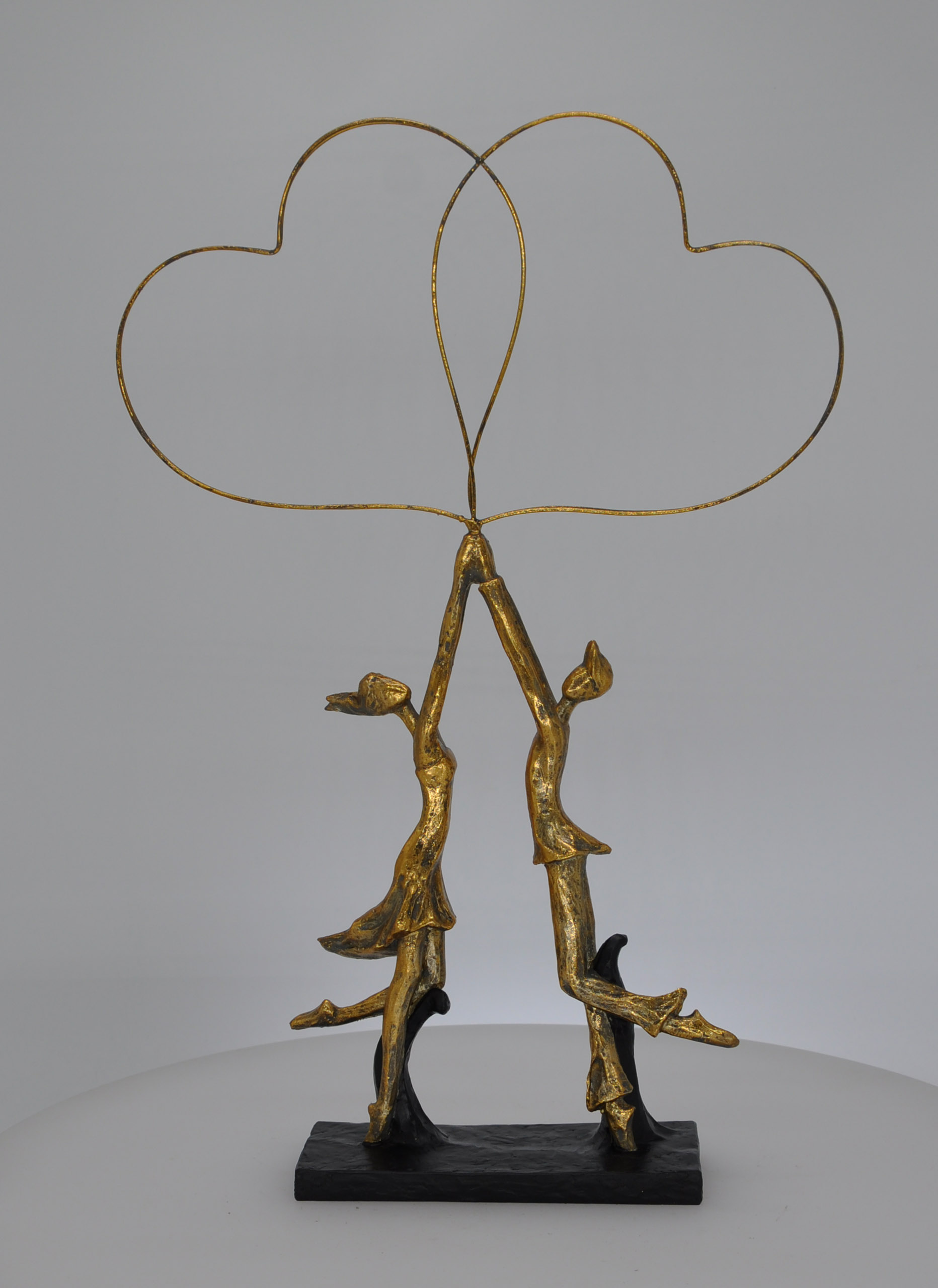 Polyresin Lover With Metal