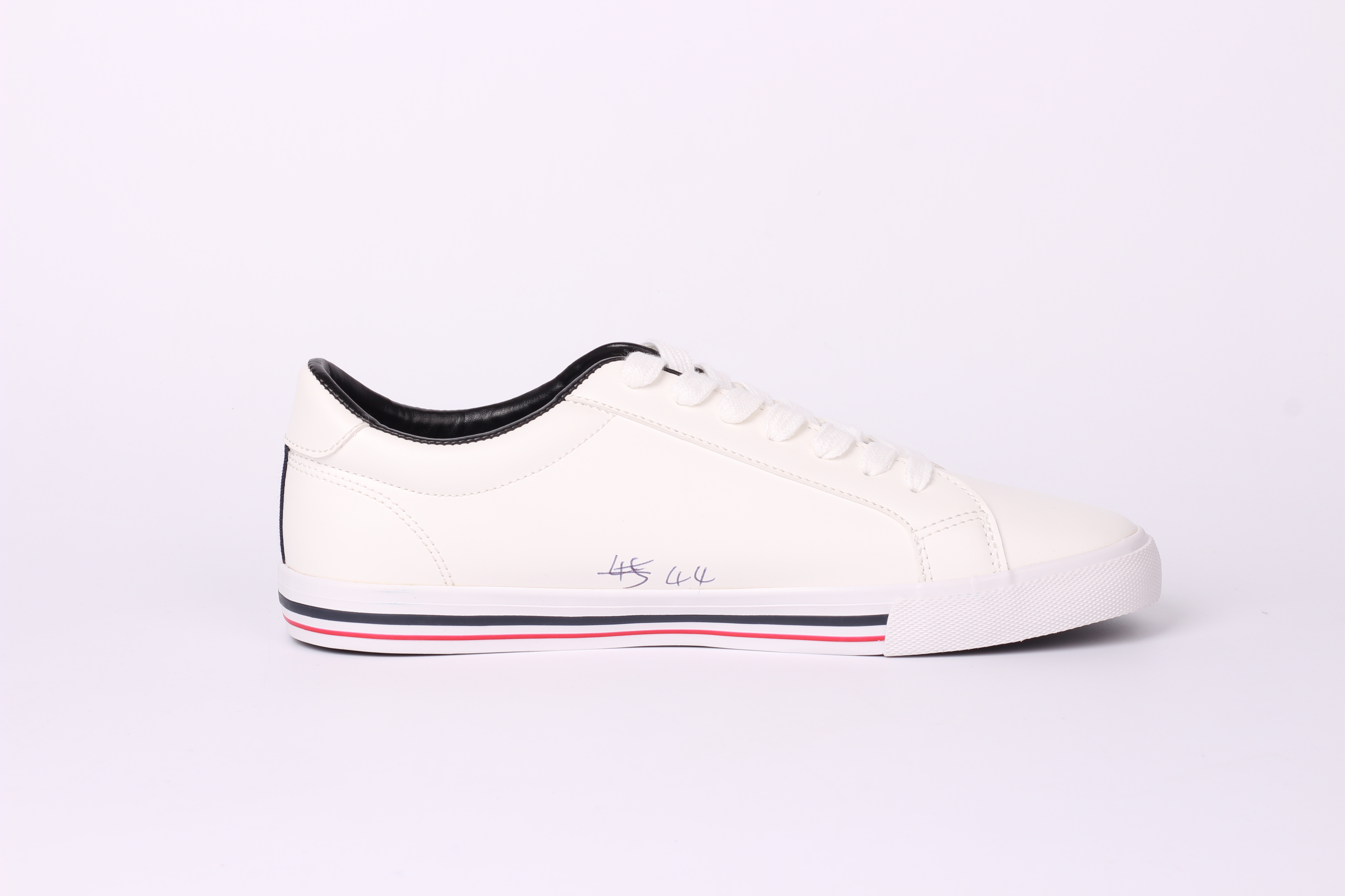 casual men women sneakers