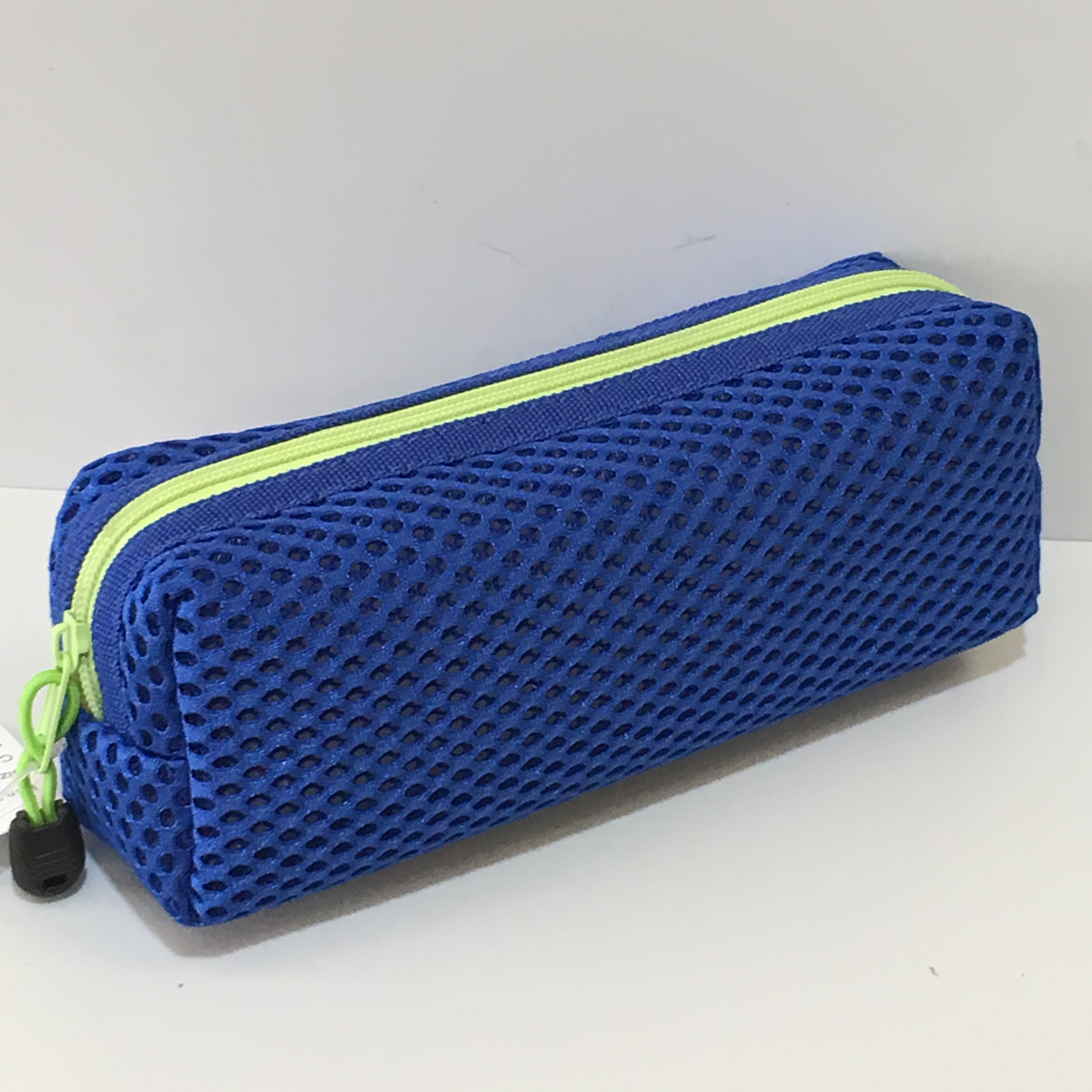Mesh pencil case