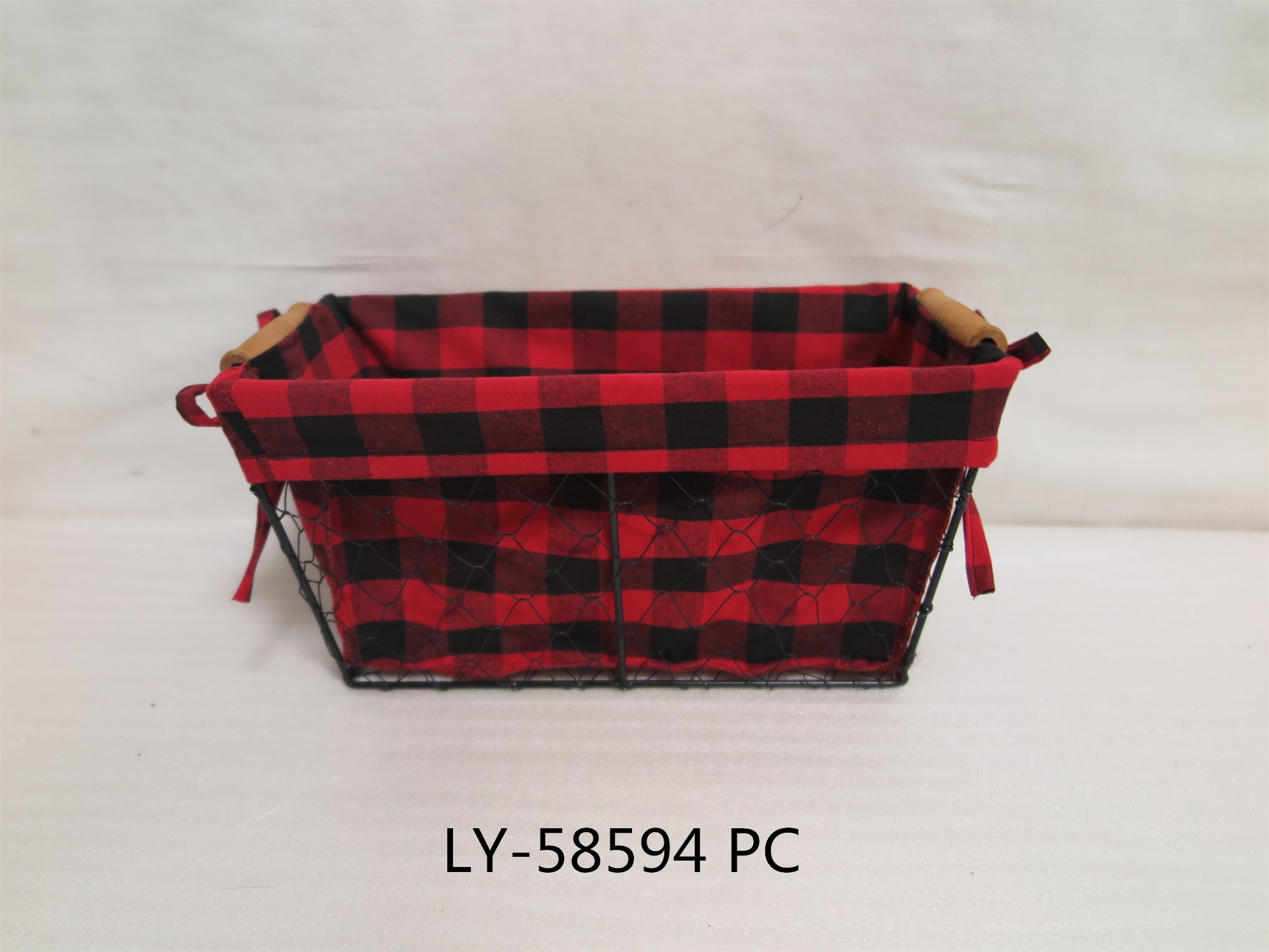 High Quality Home Mesh Storage Black Metal Fruit Basket with Lining