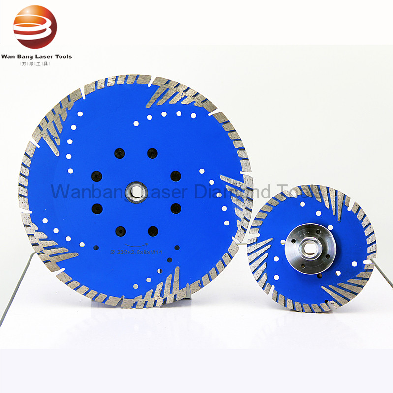 Sintered diamond cutting disc for concrete and stone with protective segment