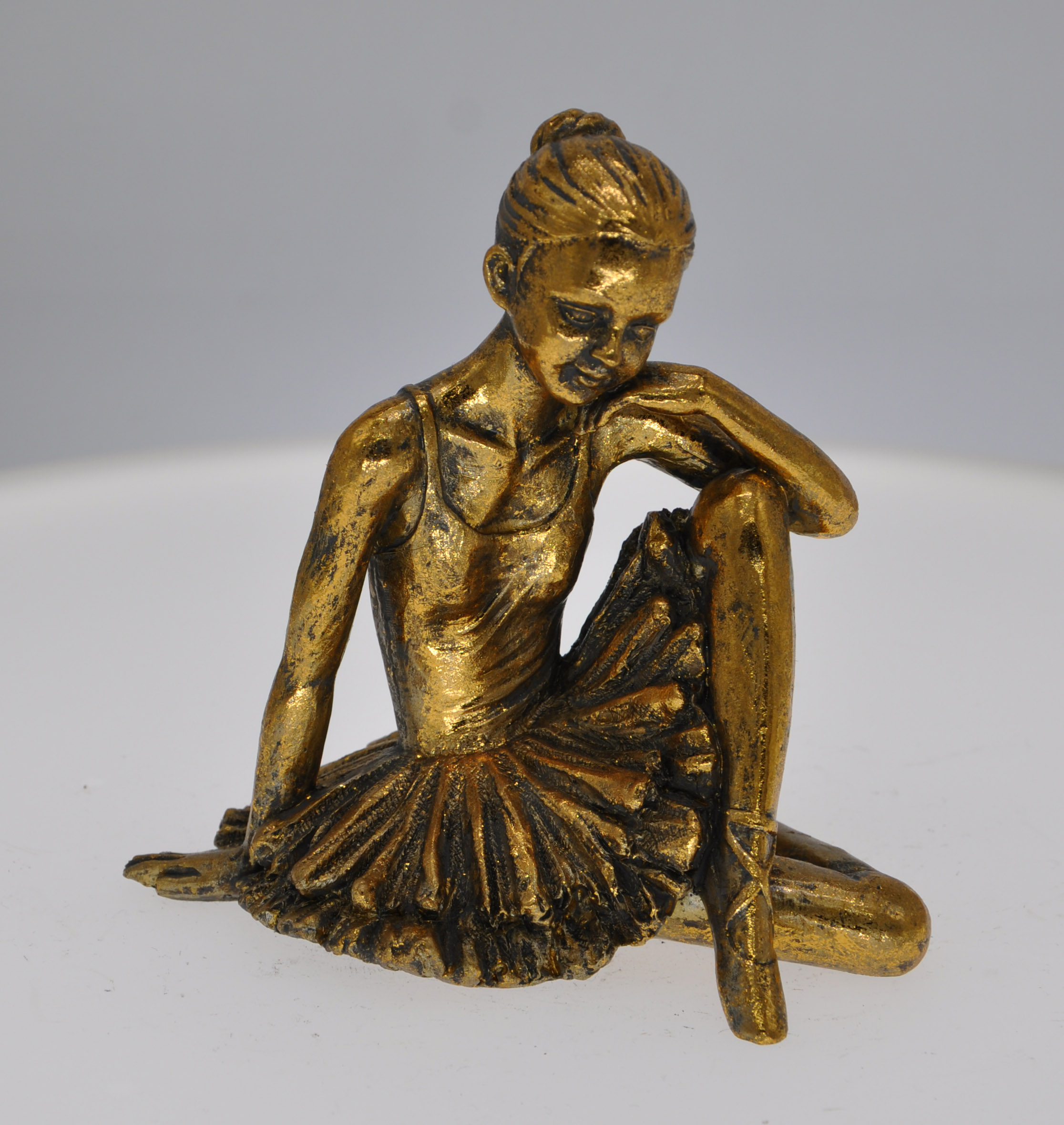 Polyresin Figurine - sitting Ballerina