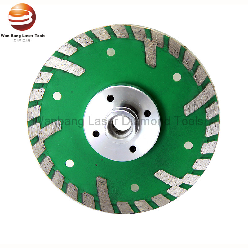 Hot pressed diamond continuous saw blade for granite and concrete cutting