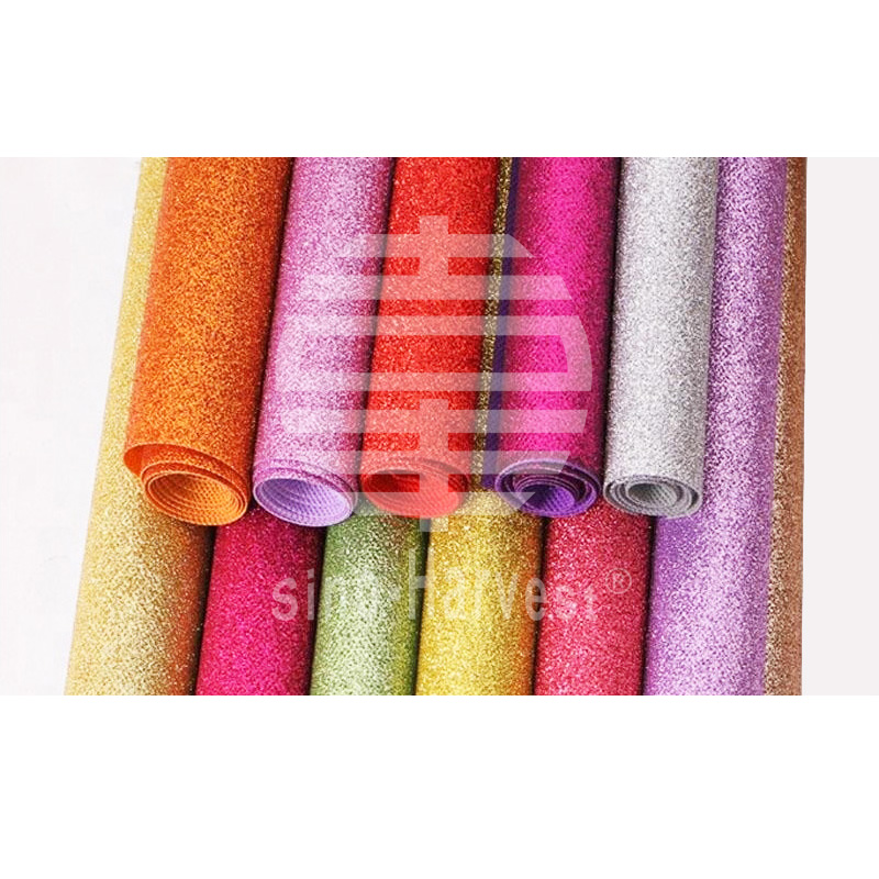 Glitter non-woven fabric