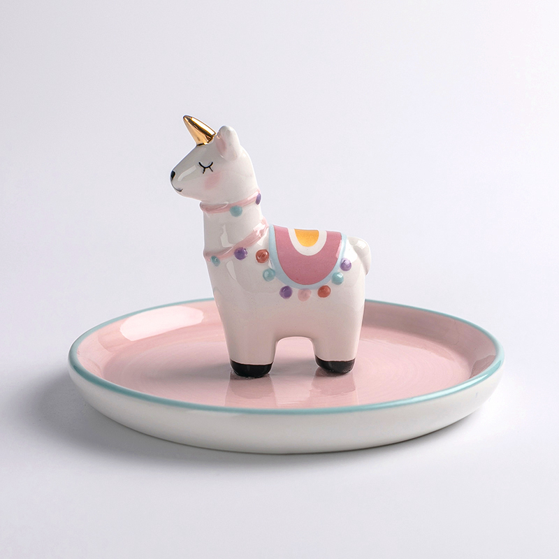 Ceramic one-horned alpaca jewelry plate