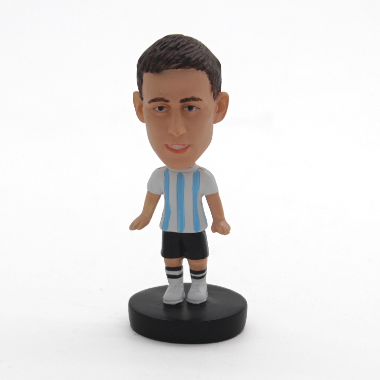 The resin footballer bobble head