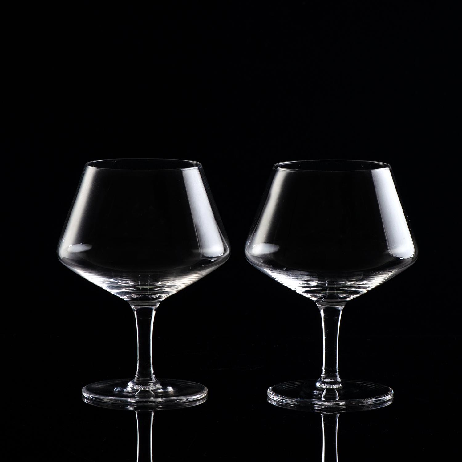 Lead free crystal wine glass
