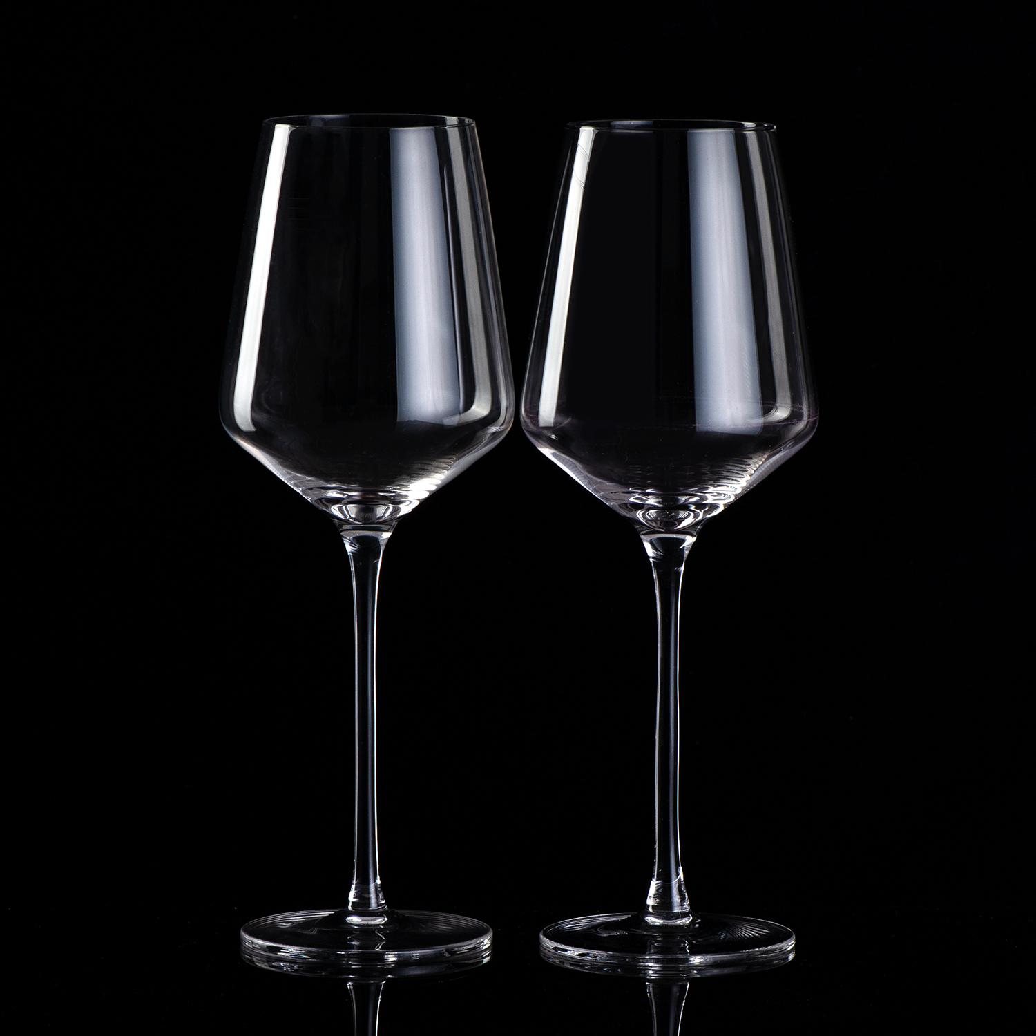 Lead free crystal wine glass
