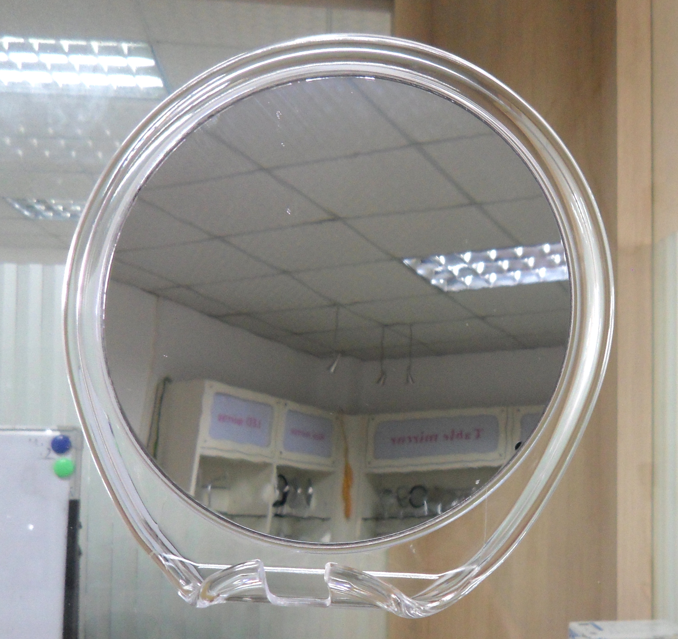 Plastic Round Anti-fog suction cup mirror with magnifying and razor