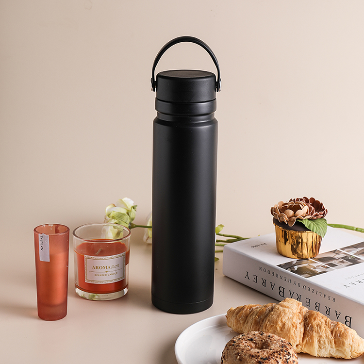 Double layer stainless steel vacuum bottle 550ml