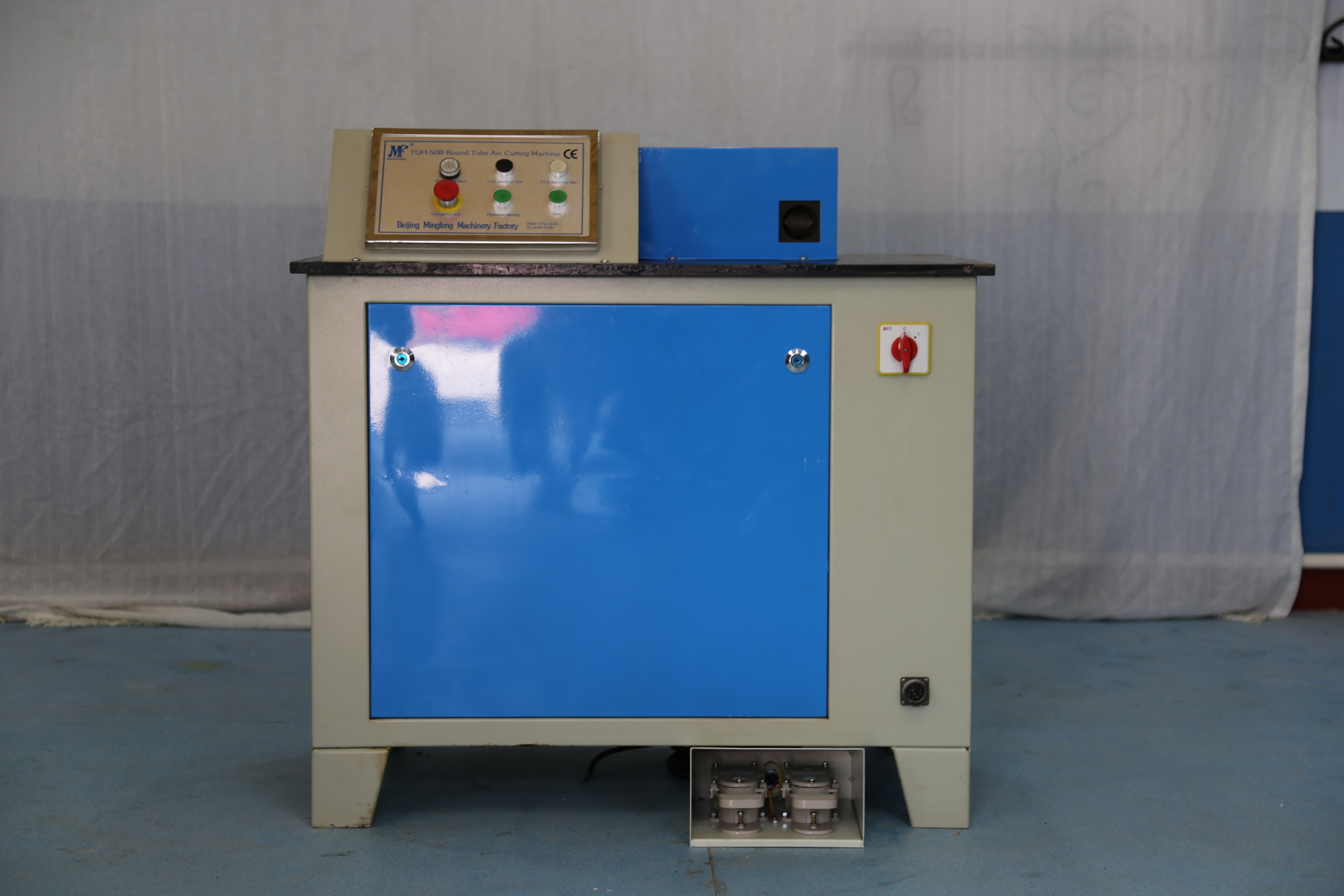 Round Tube Arc Cutting Machine