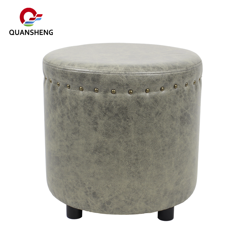 Ottoman with metal feet