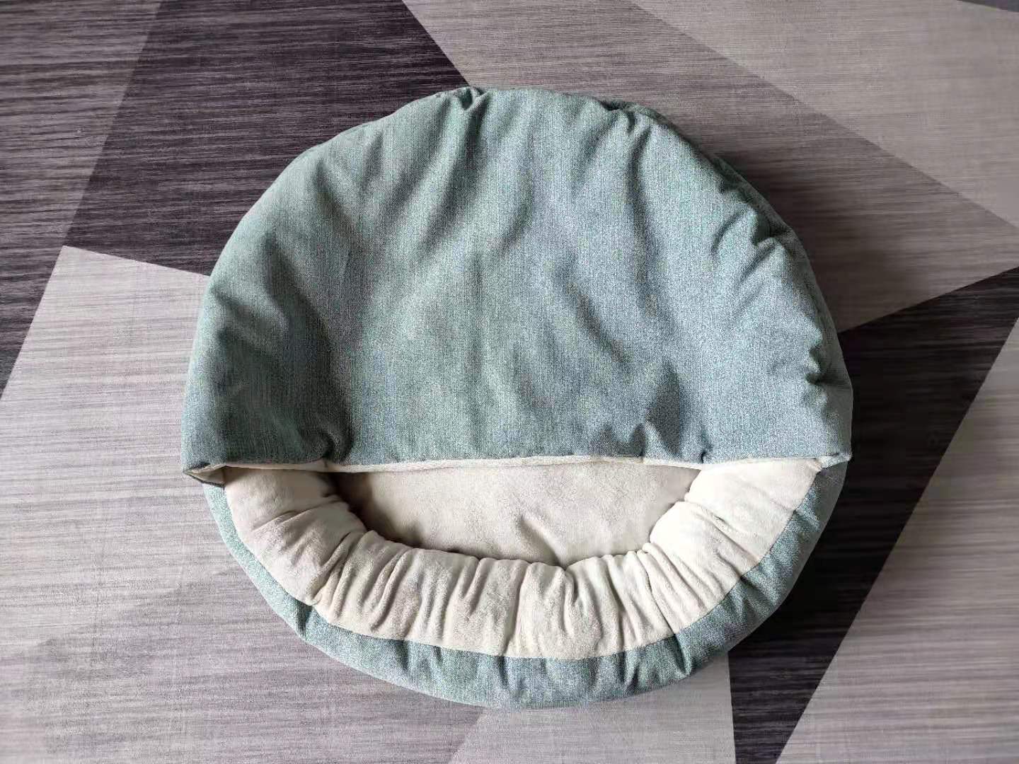 circular pet bed