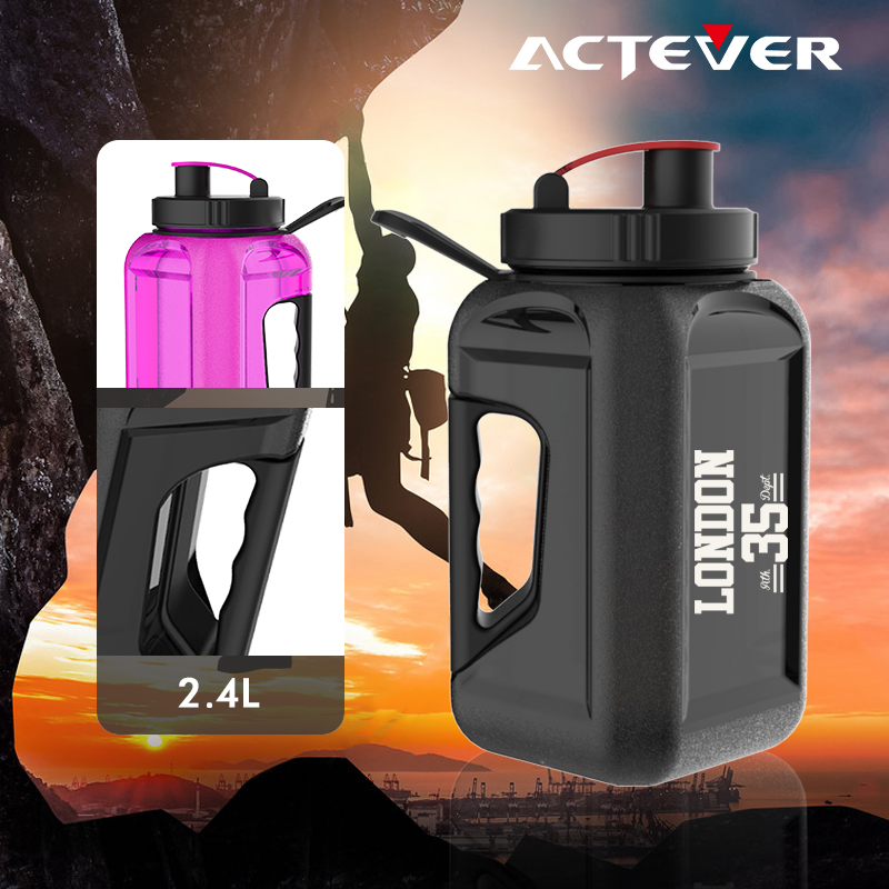 C20083 2.4L Portable plastic water bottle