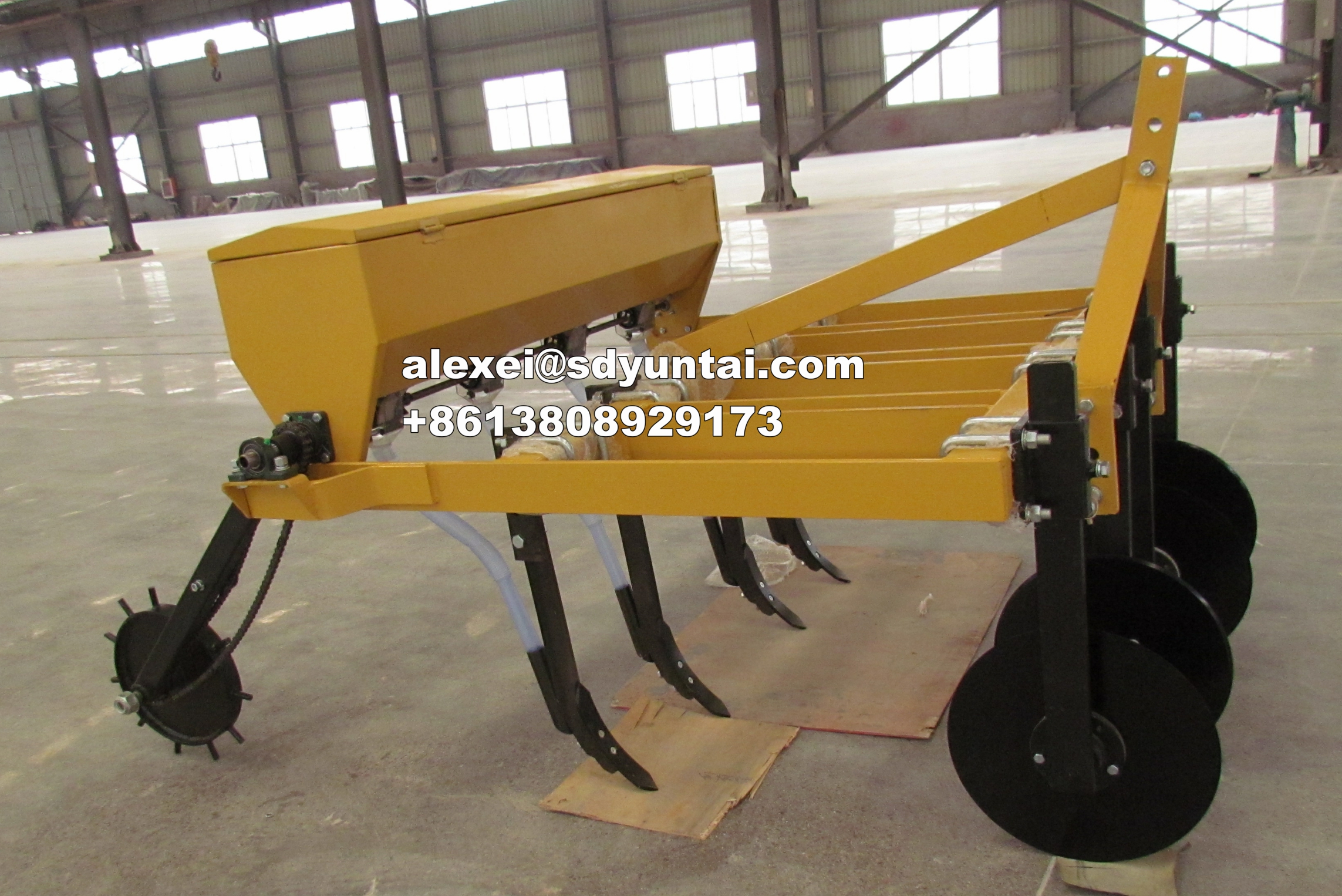 1GSF-2.0 культиватор-растениепитатель