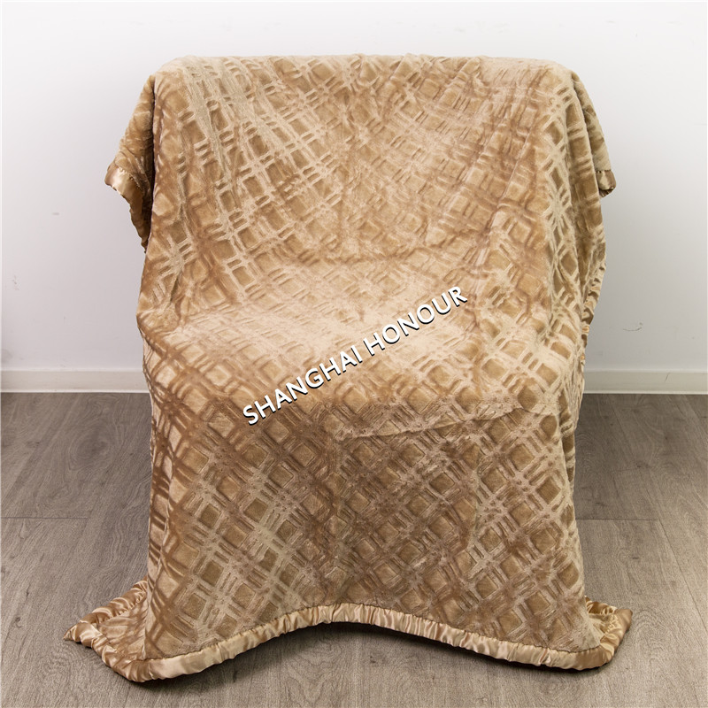 250gsm brushed flannel+ 200gsm matched colour sherpa