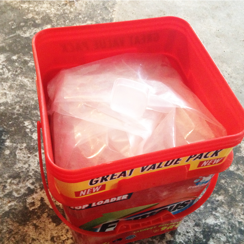 Buckets package rich foam and good perfume detergent