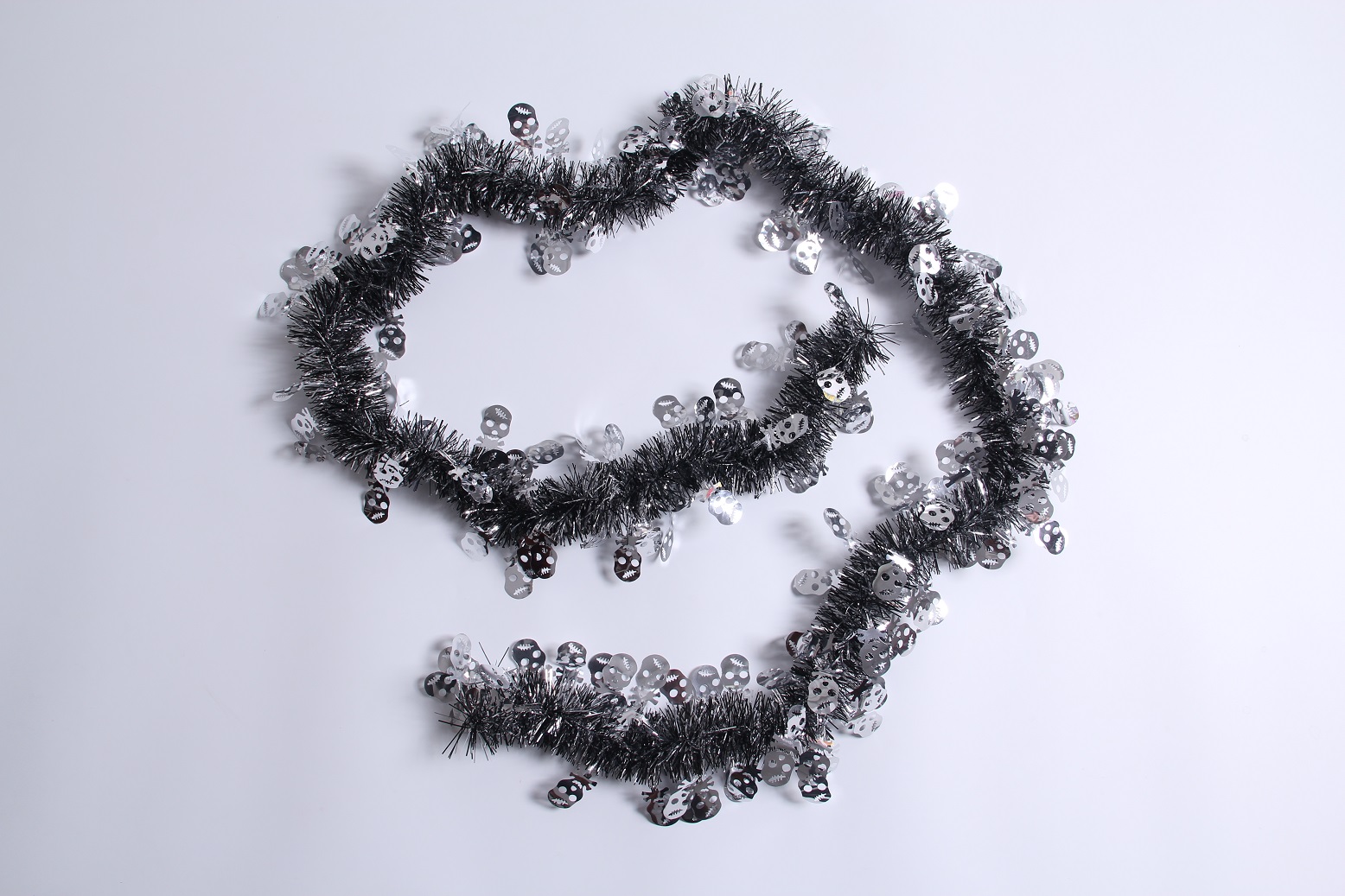Hallowmas skulls tinsel garland