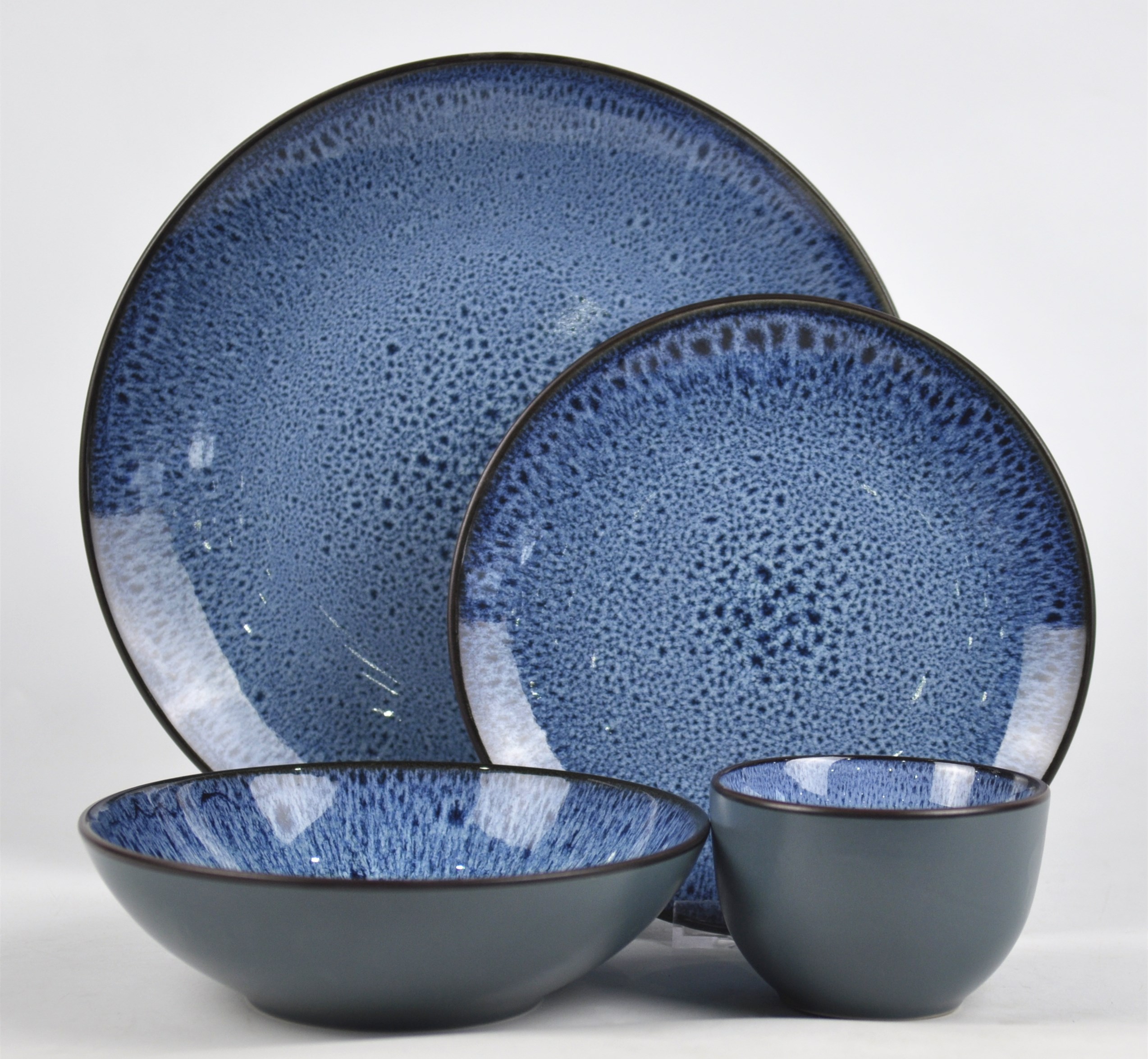 Reactive glaze dinner set