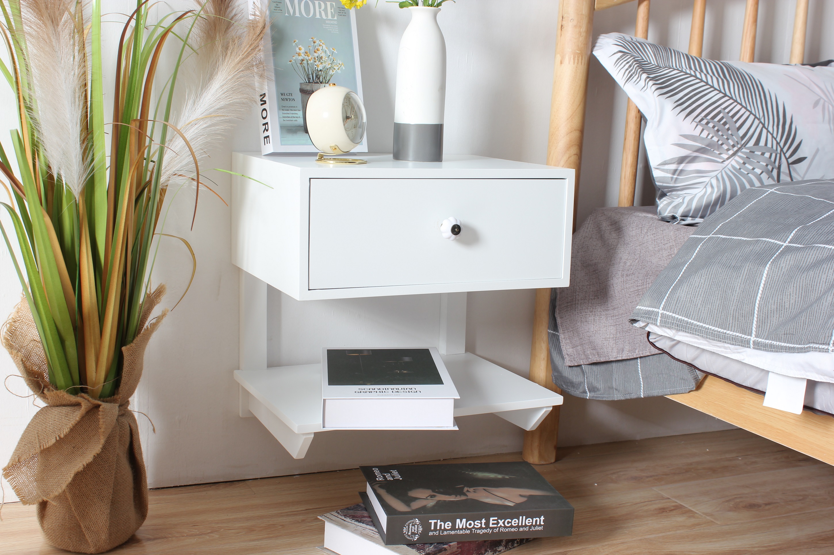 hanging cabinet