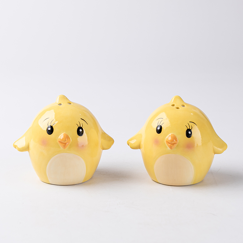 Ceramic yellow chicken series pepper bottle set
