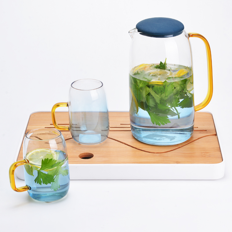 Oz Heat Resistant Borosilicate Water Carafe Glass Pitcher with Stainless Steel Flow Lid