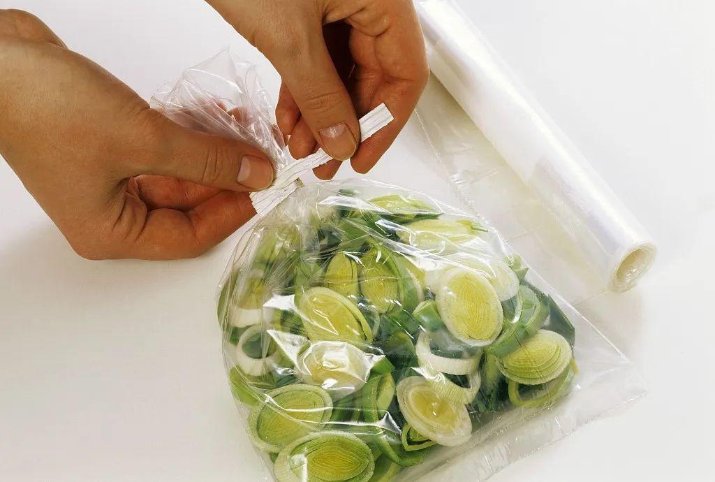 Food grade storage bag for fruit and vegetables