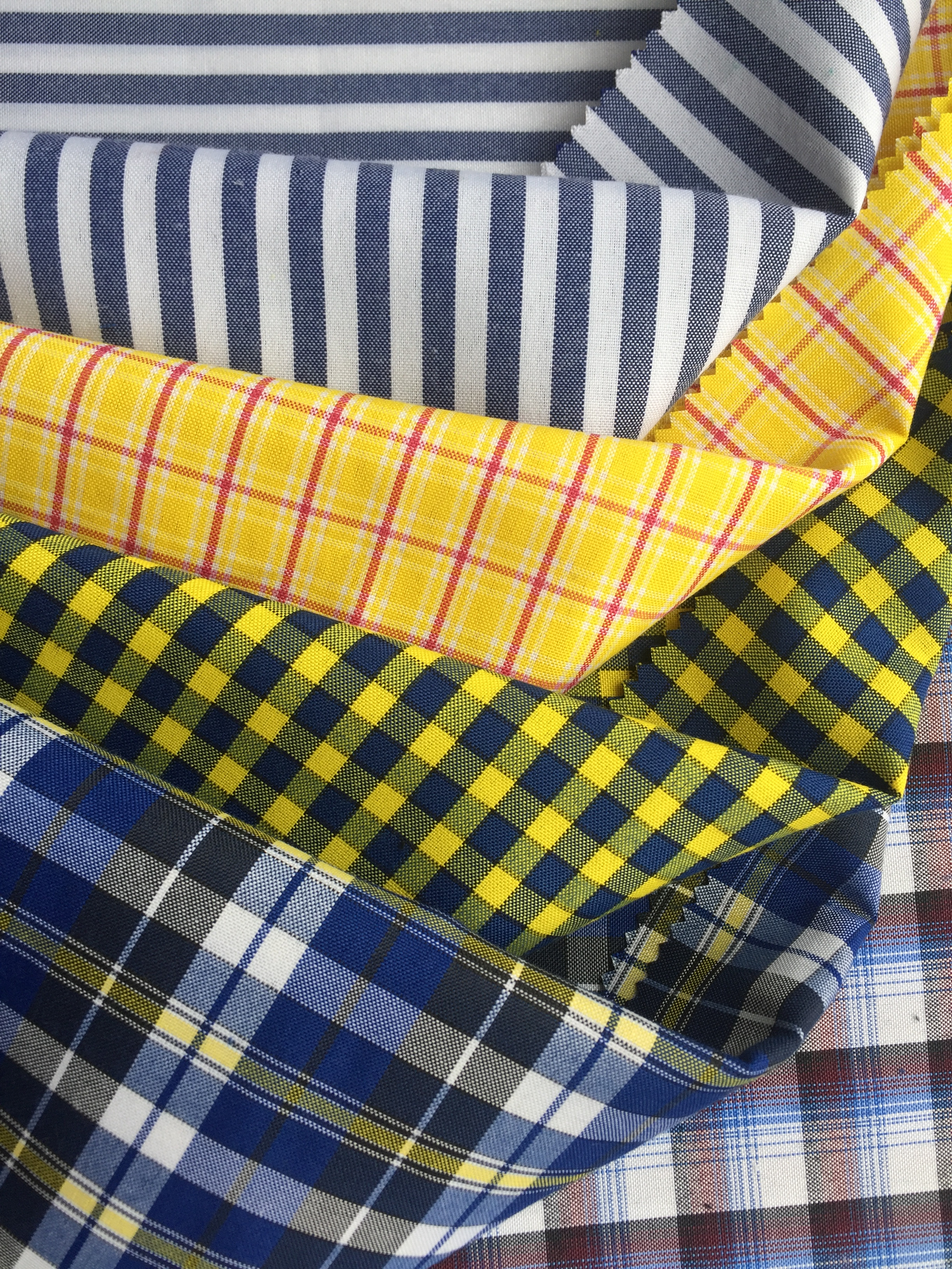 300d*32s/2+16s/1 Multicheck/Stripe Fabric
