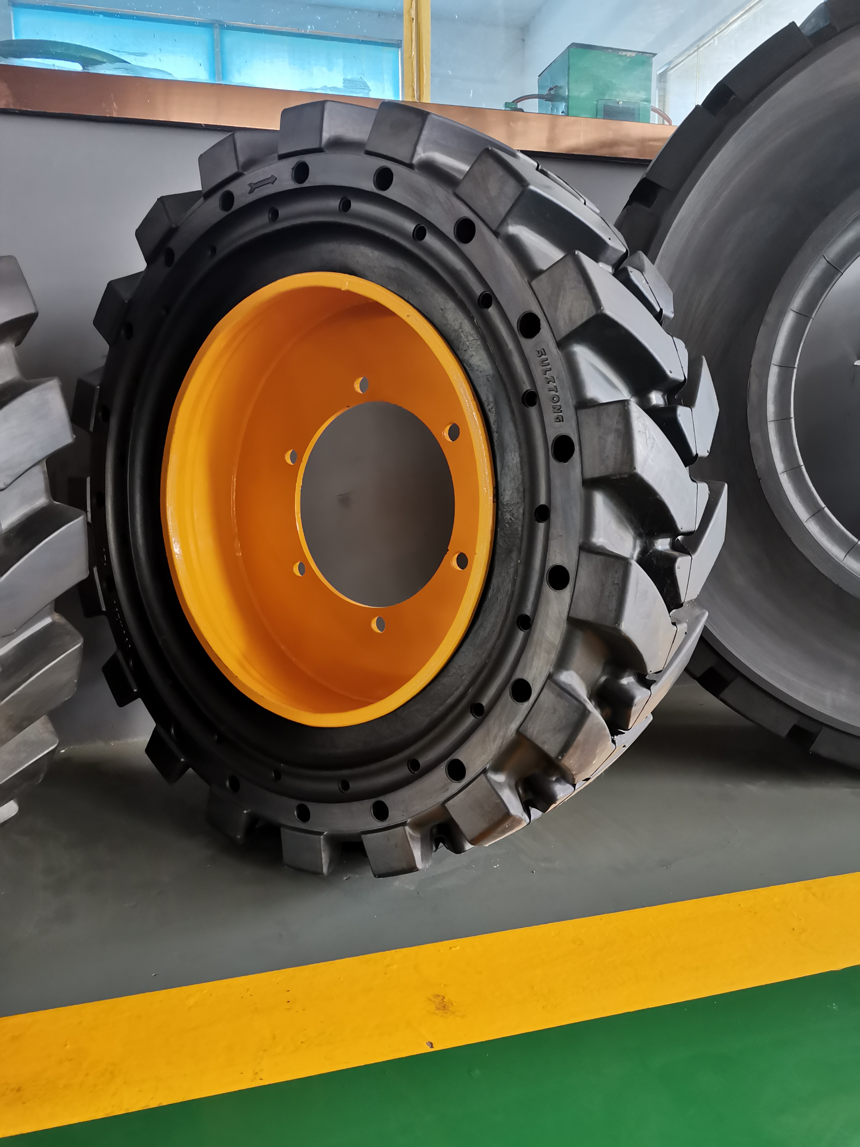 Skid Steer Solid Tire For Bobcat