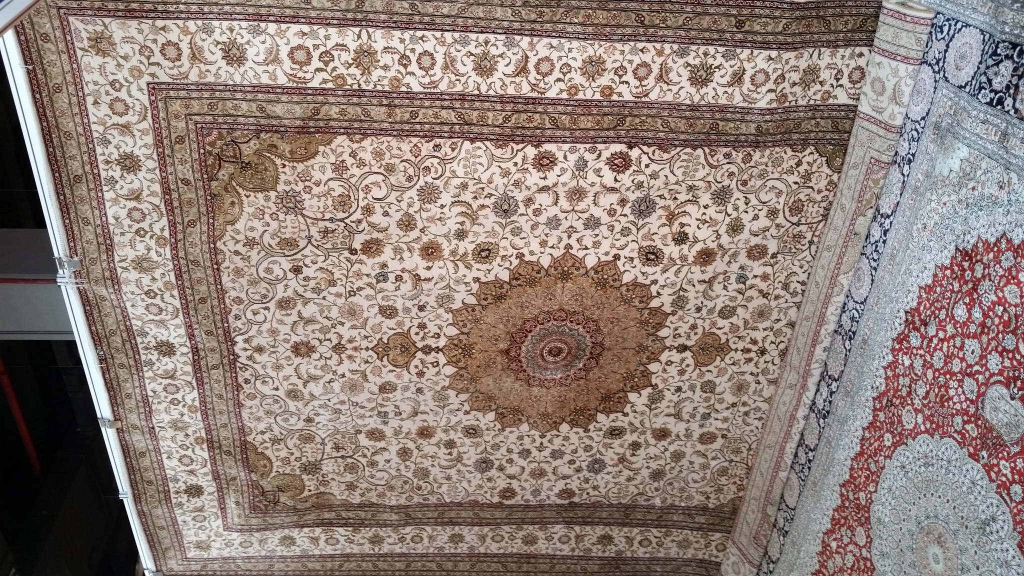 Decorative Crafts Art Carpet Elegant Handmade Silk Carpet